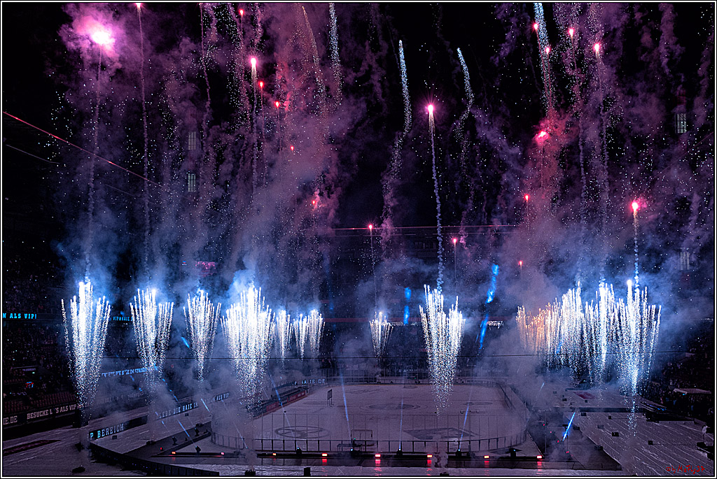 PENNY DEL WINTER GAME;  Kölner Haie - Adler Mannheim; Köln, 03.12.2022